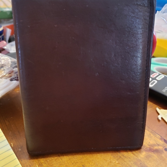 Rolfs cowhide leather billfold. Flat and fits nicely in a small purse. - Picture 7 of 7